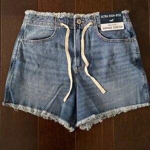 Hollister Ultra High-rise Vintage Shorts 4”